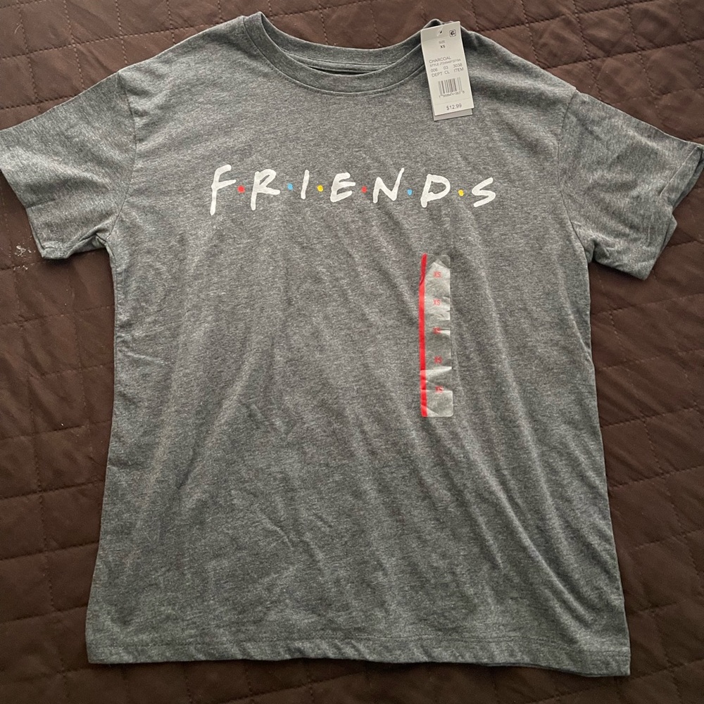 NWT womens Friends tee